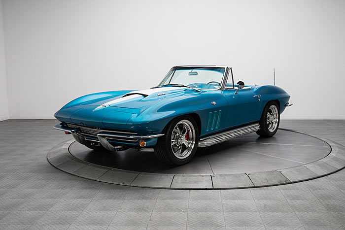 1965-Chevrolet-Corvette-Sting-Ray-1